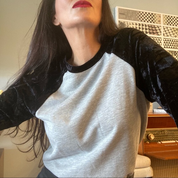 Paper Crane Raglan Black Crush Velvet Heather Grey Raglan Sweatshirt - Picture 1 of 7